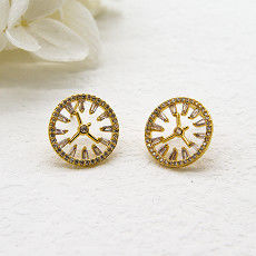 Las mujeres forman a pendientes de la joyería pequeño Sterling Silver Pearl Huggie Earrings
